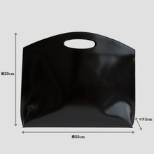 画像をギャラリービューアに読み込む, 14/16インチのPCがすっぽり入る本革ミニマルバッグ Flat minimal leather bag