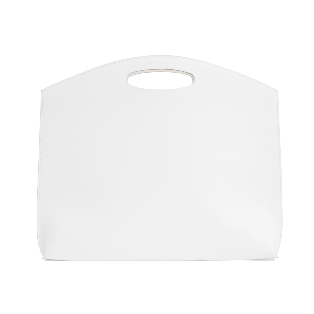 PCもA4もすっぽり!上質な本革を使用したジェンダーレスなミニマル