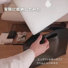 ギャラリービューア14/16インチのPCがすっぽり入る本革ミニマルバッグ Flat minimal leather bagに読み込んでビデオを見る