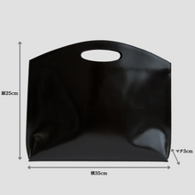 画像をギャラリービューアに読み込む, 14/16インチのPCがすっぽり入る本革ミニマルバッグ Flat minimal leather bag
